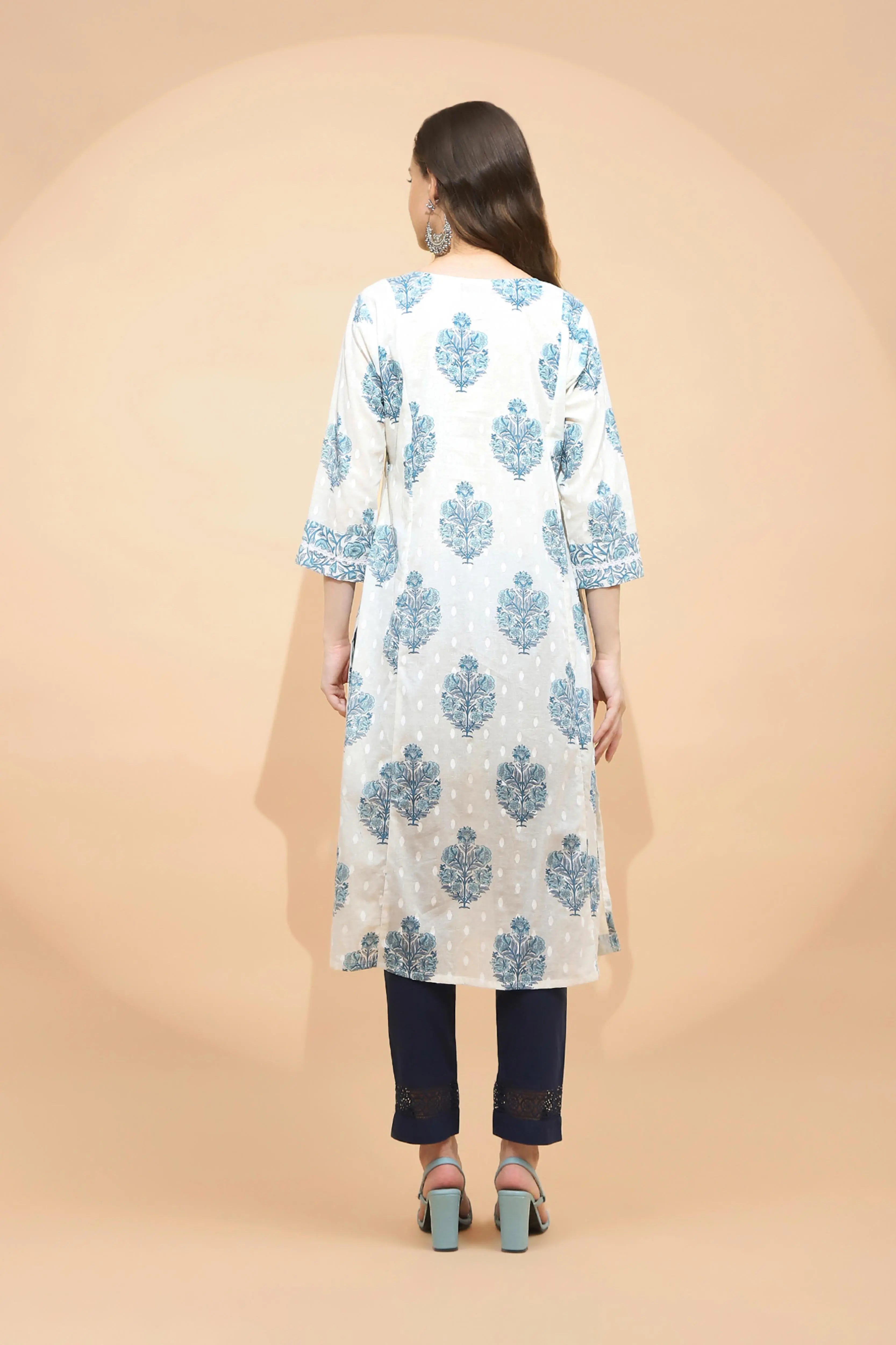 White Cotton Blend Loose Fit Kurta For Women - Global Republic