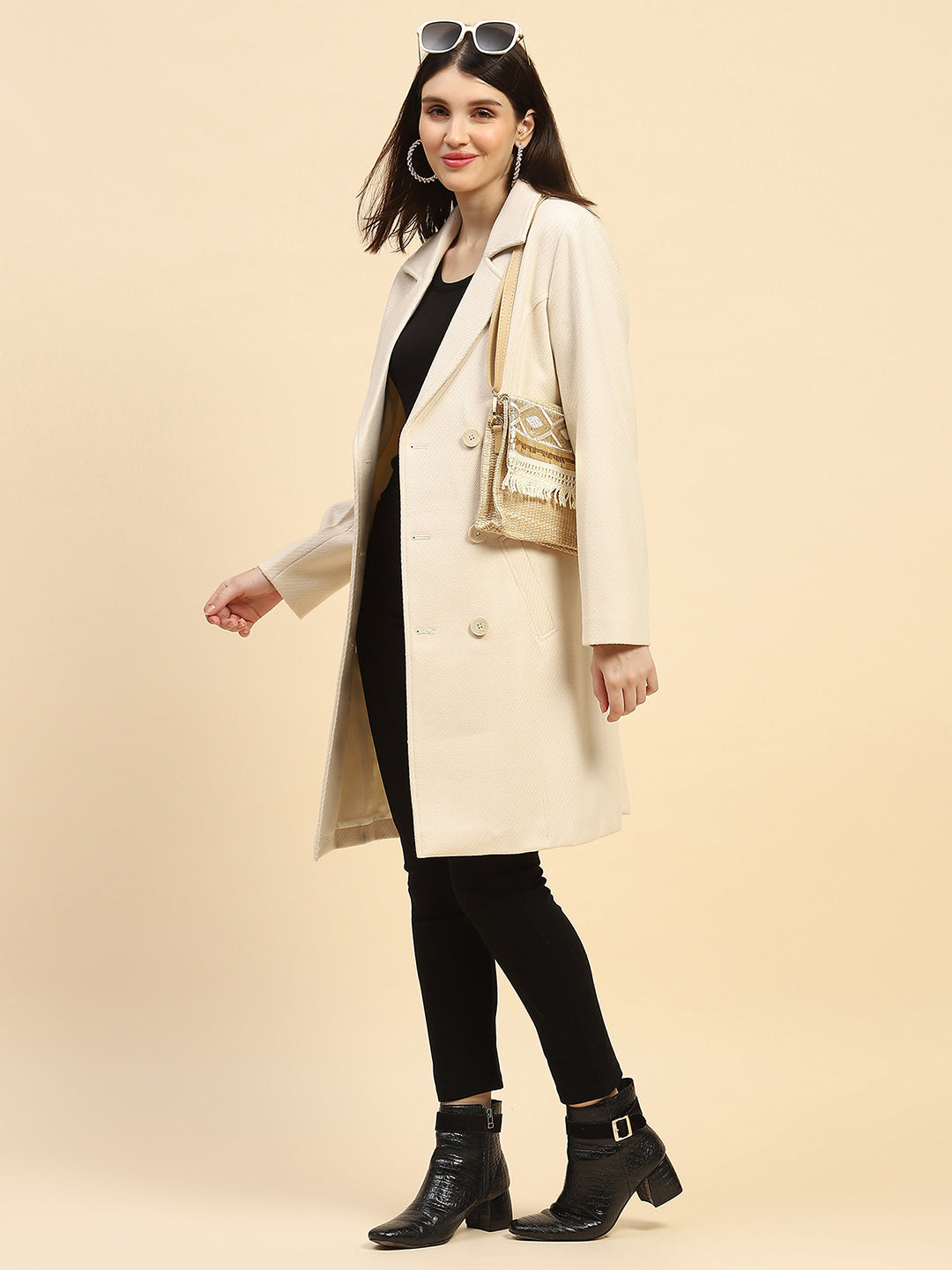 Long Coat Cream Solid Design for Stylish Comfort in Fashion