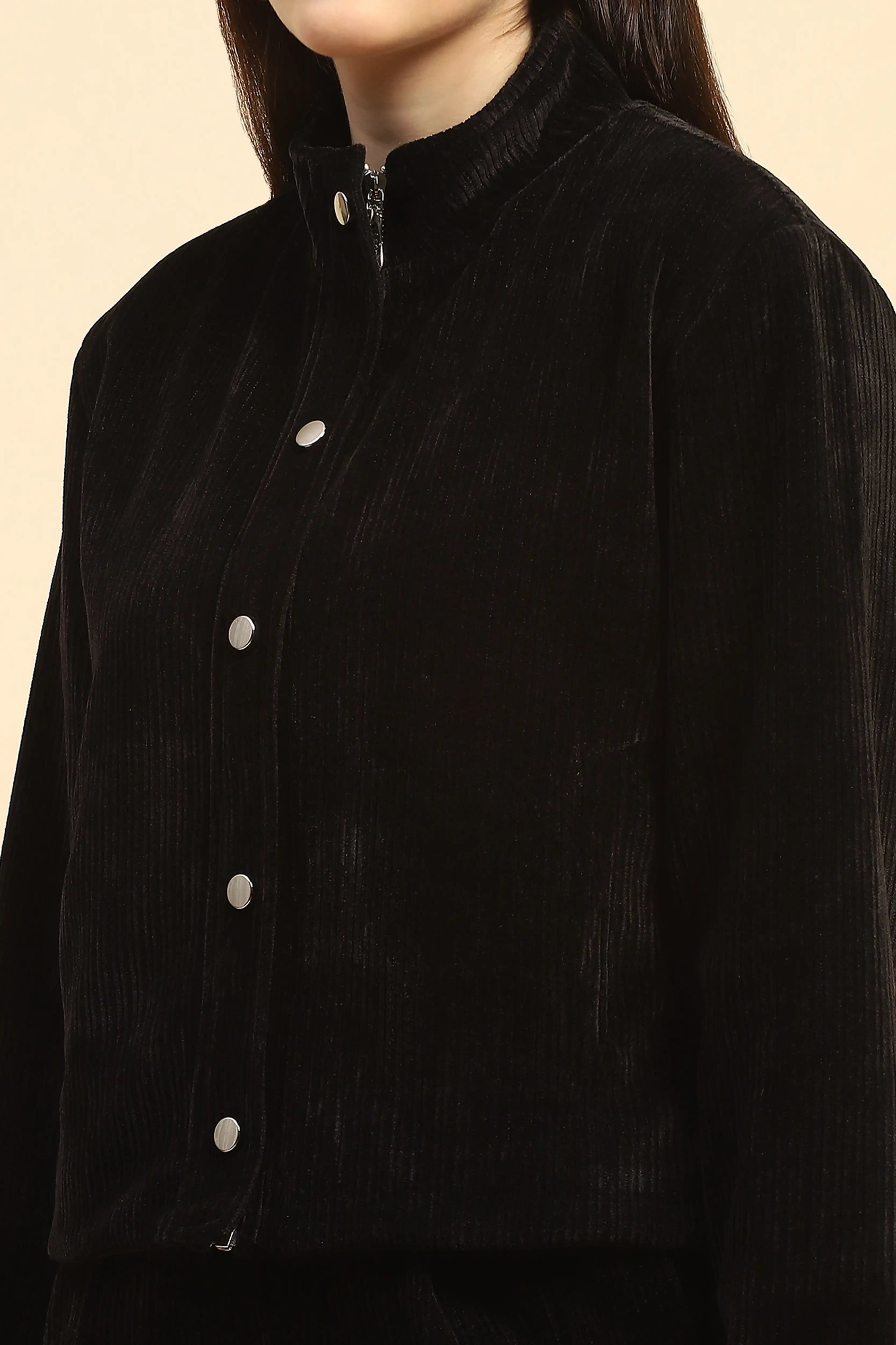 Black Solid Boxy Fit Jacket