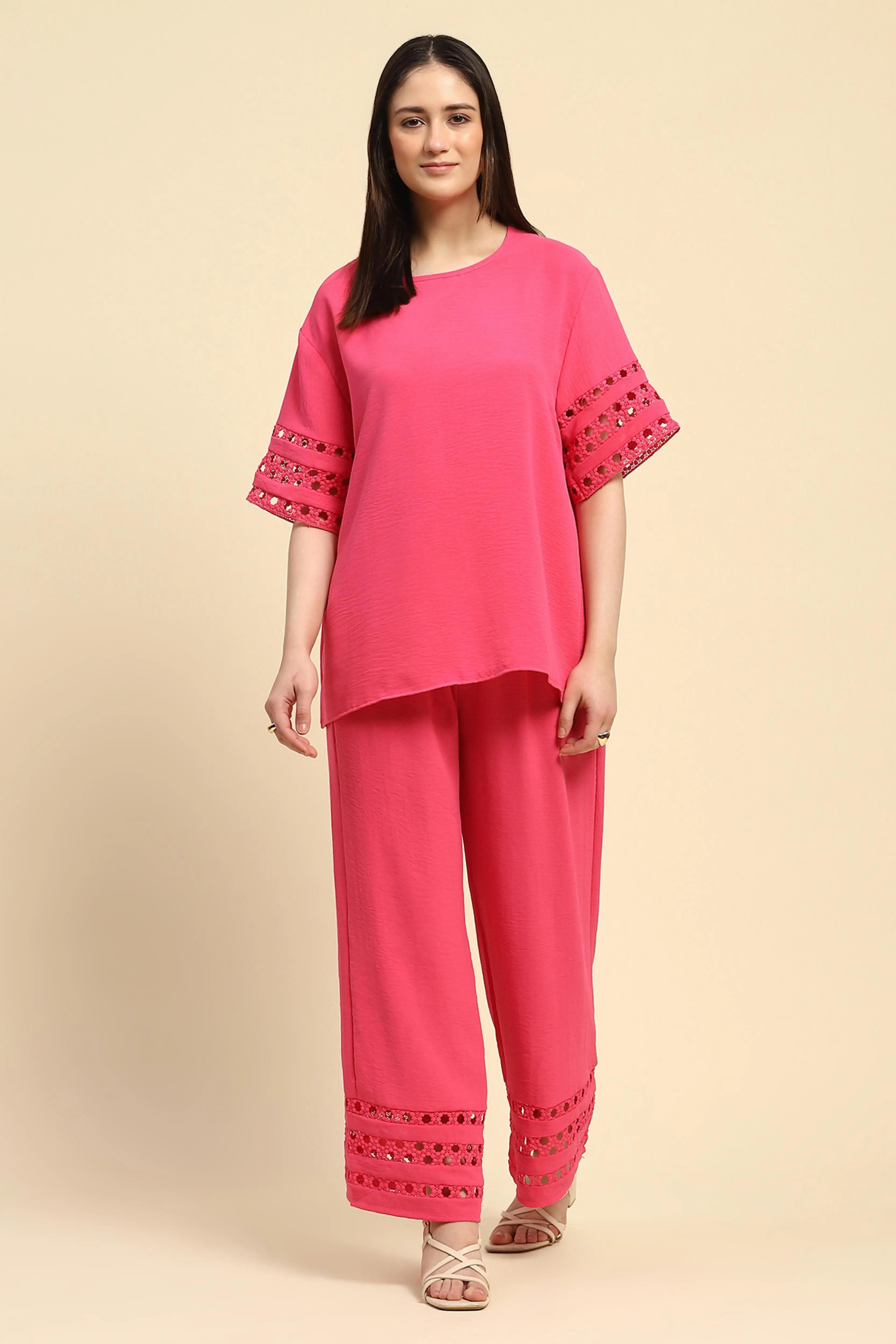 Pink Solid Lace Loose Nightsuit - Global Republic