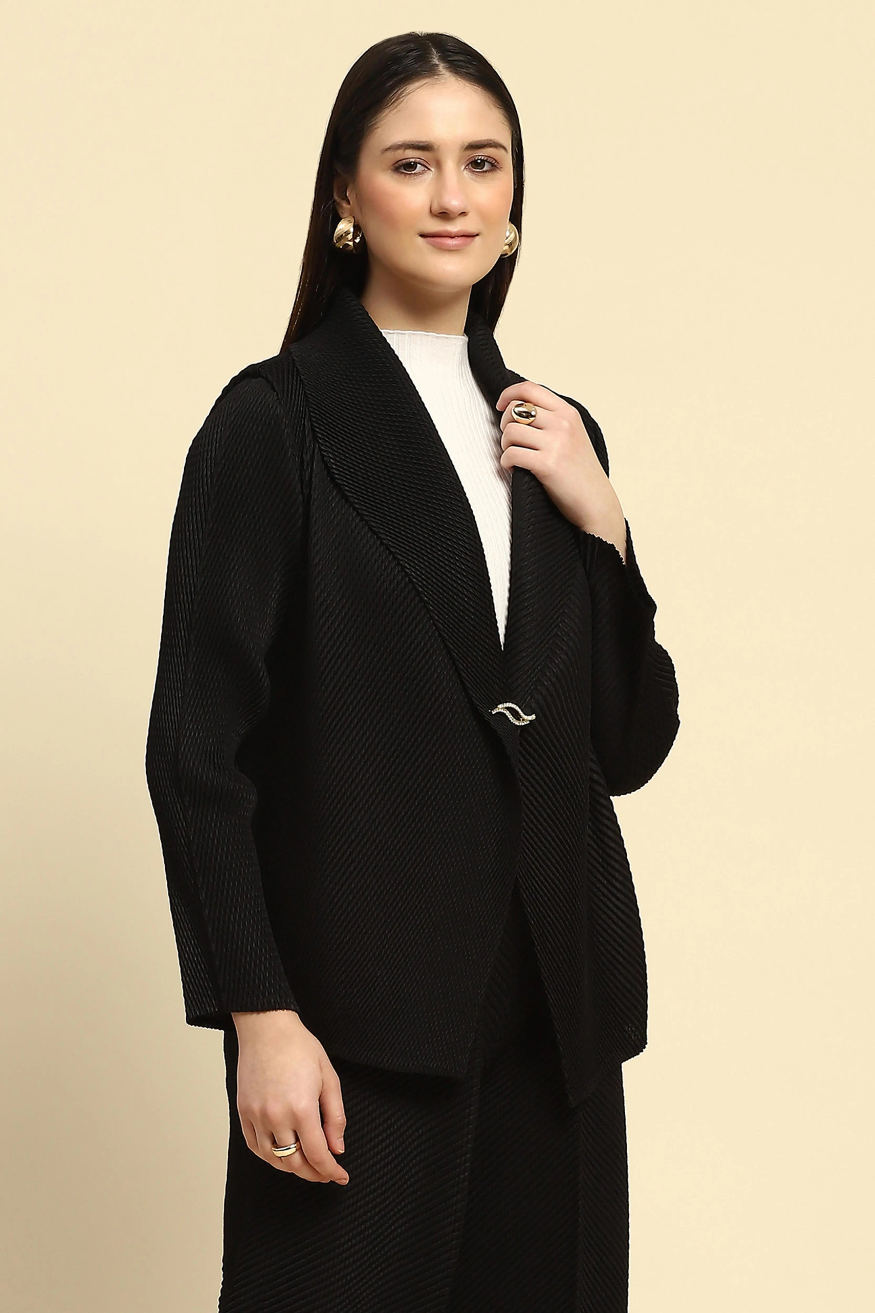 Black Pleated  Loose Shrug - Global Republic