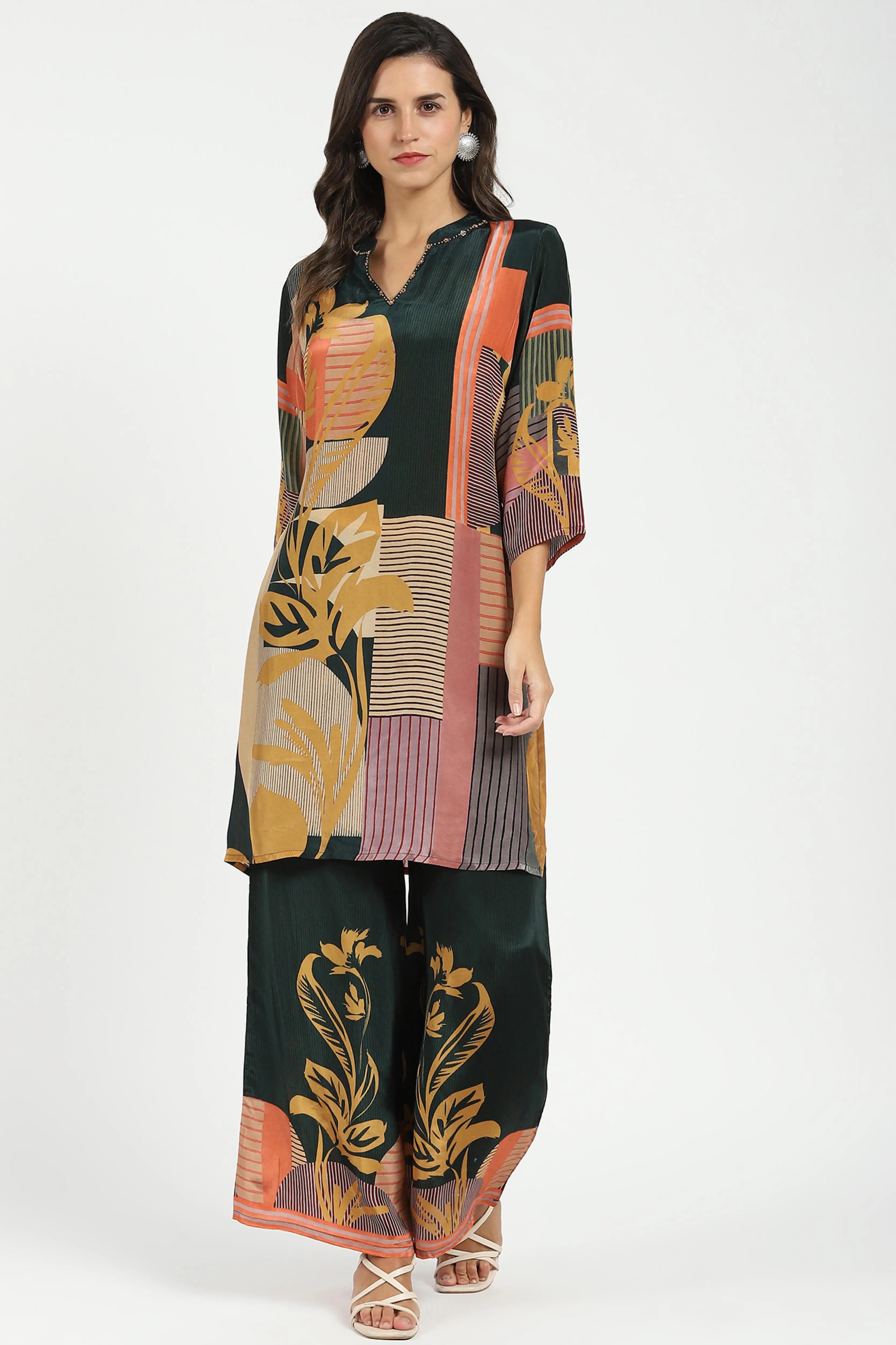 Green Abstract Crepe Kurta Set - Global Republic