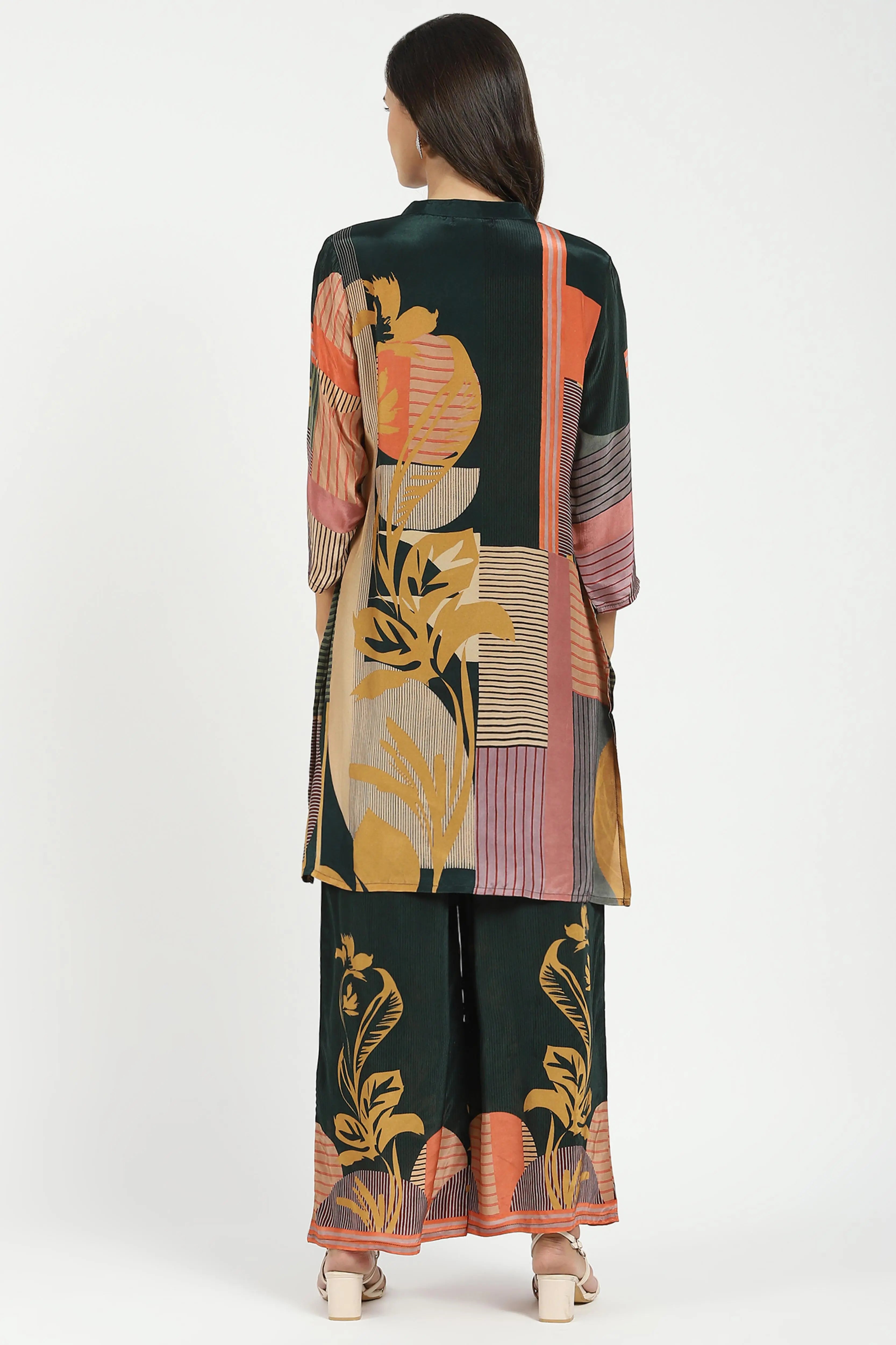 Green Abstract Crepe Kurta Set - Global Republic