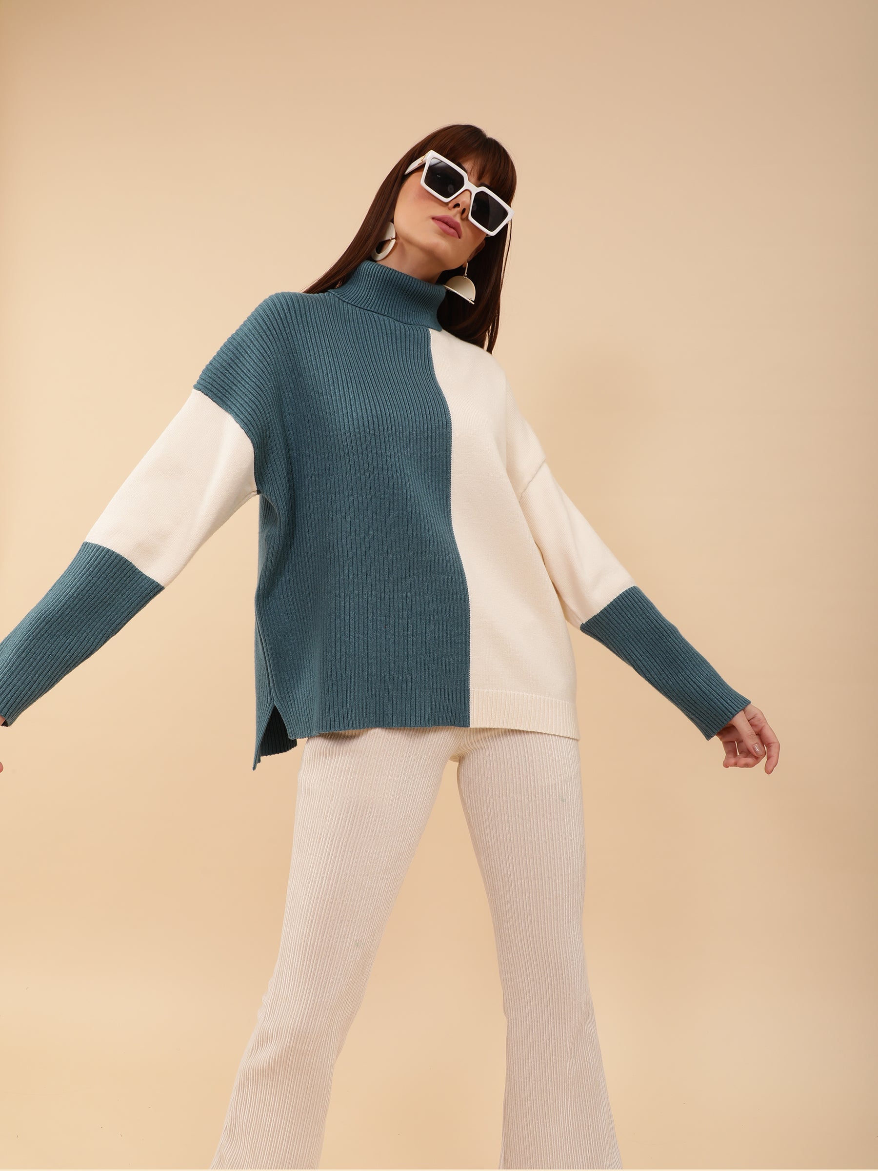 Women Teal & Off White Turtle Neck Pullover