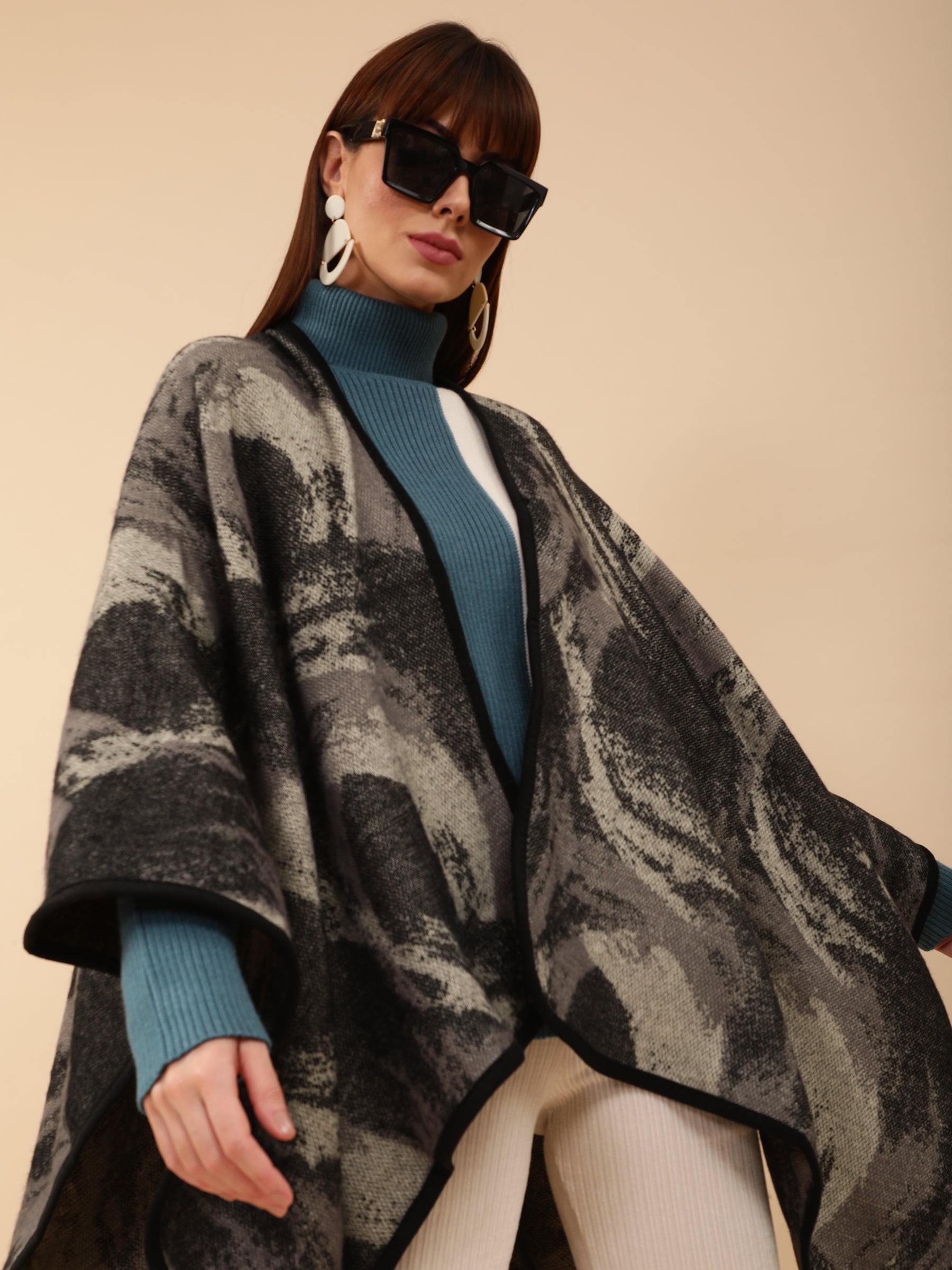 Women Grey Abstract Pattern Heavy Cape