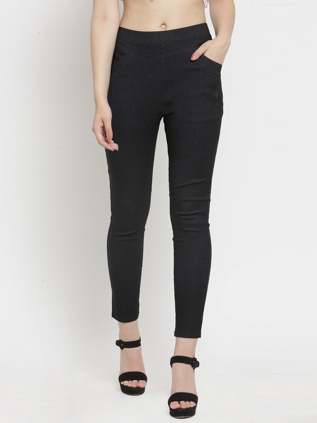 Women Black Solid Regular Fit Jeggings