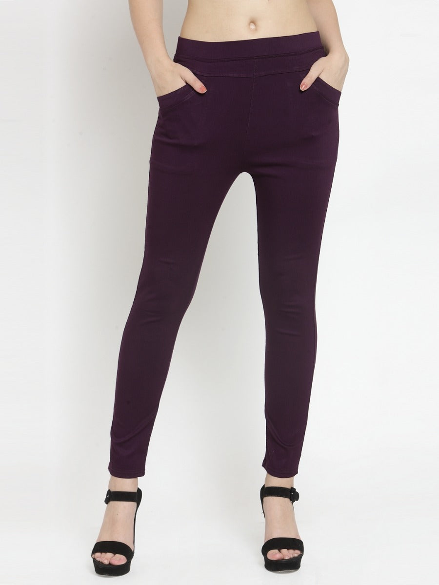 Women Black Solid Regular Fit Jeggings