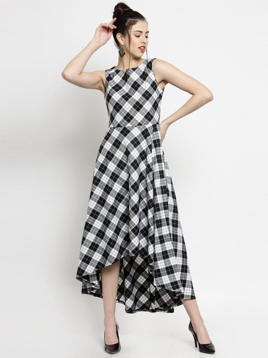 Women Checked Round Neck Maxi Dress