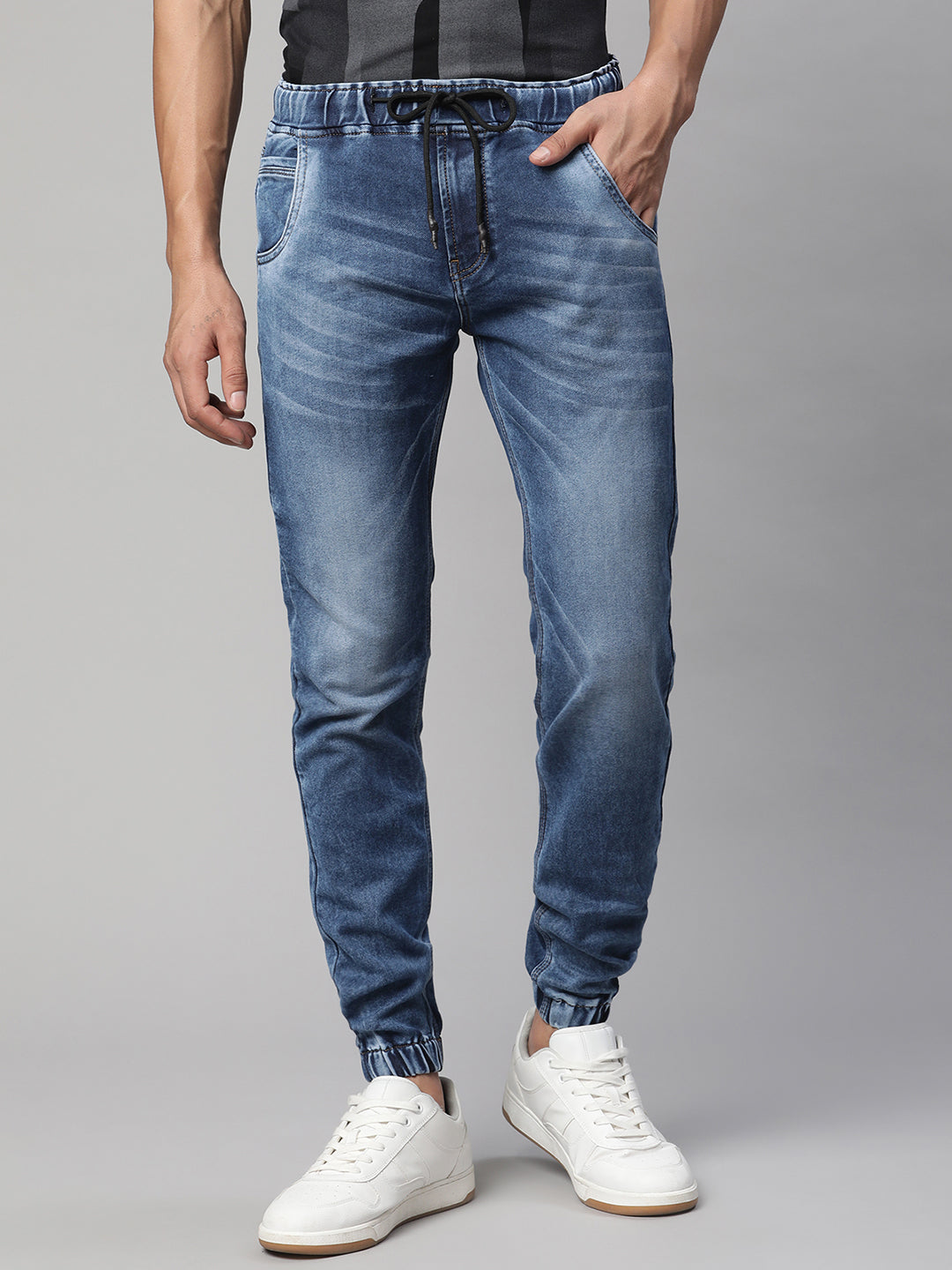 Men Blue Solid Slim Fit Cotton Jogger - Global Republic