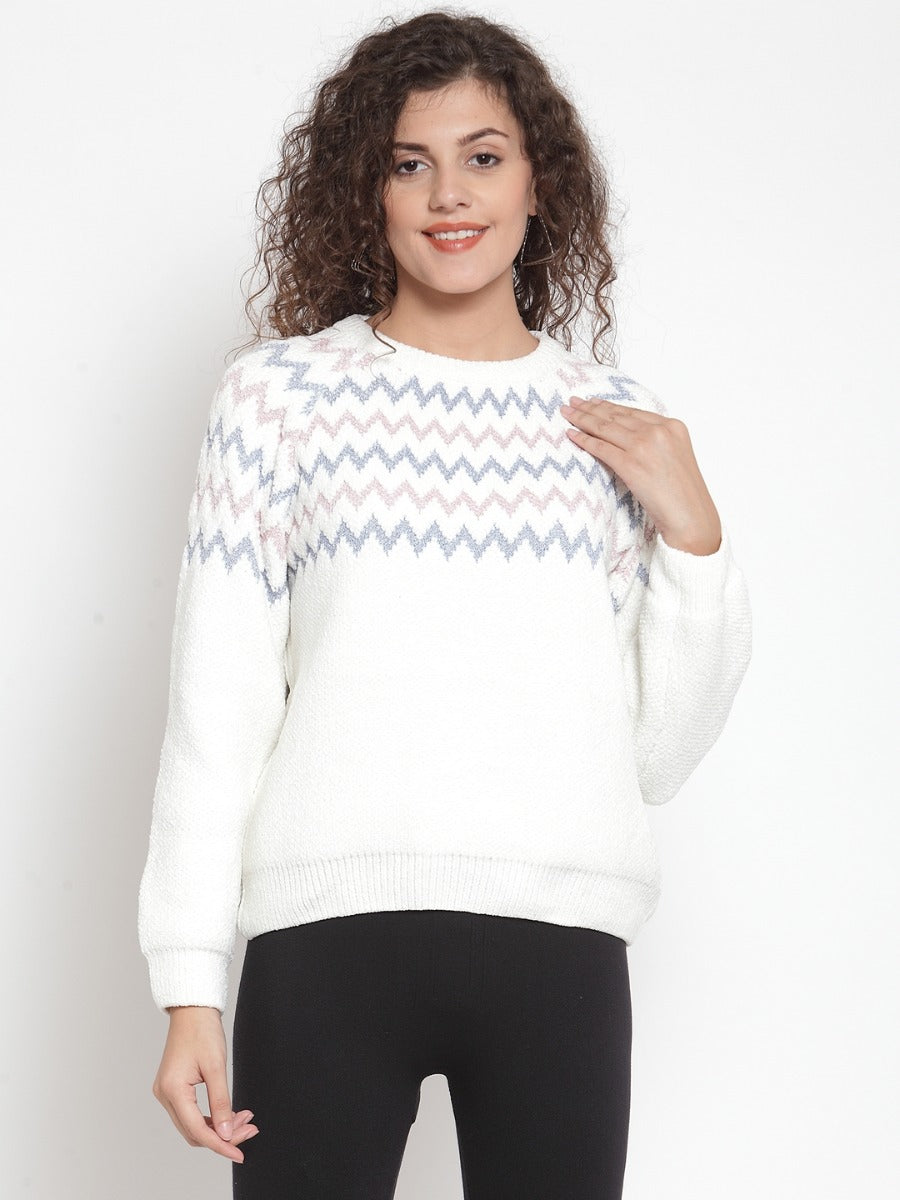 Women Black & White Printed Pullover Sweater
