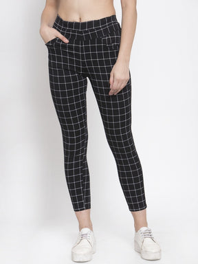 Women White Checked Black Mid Rise Stretchable Jegging