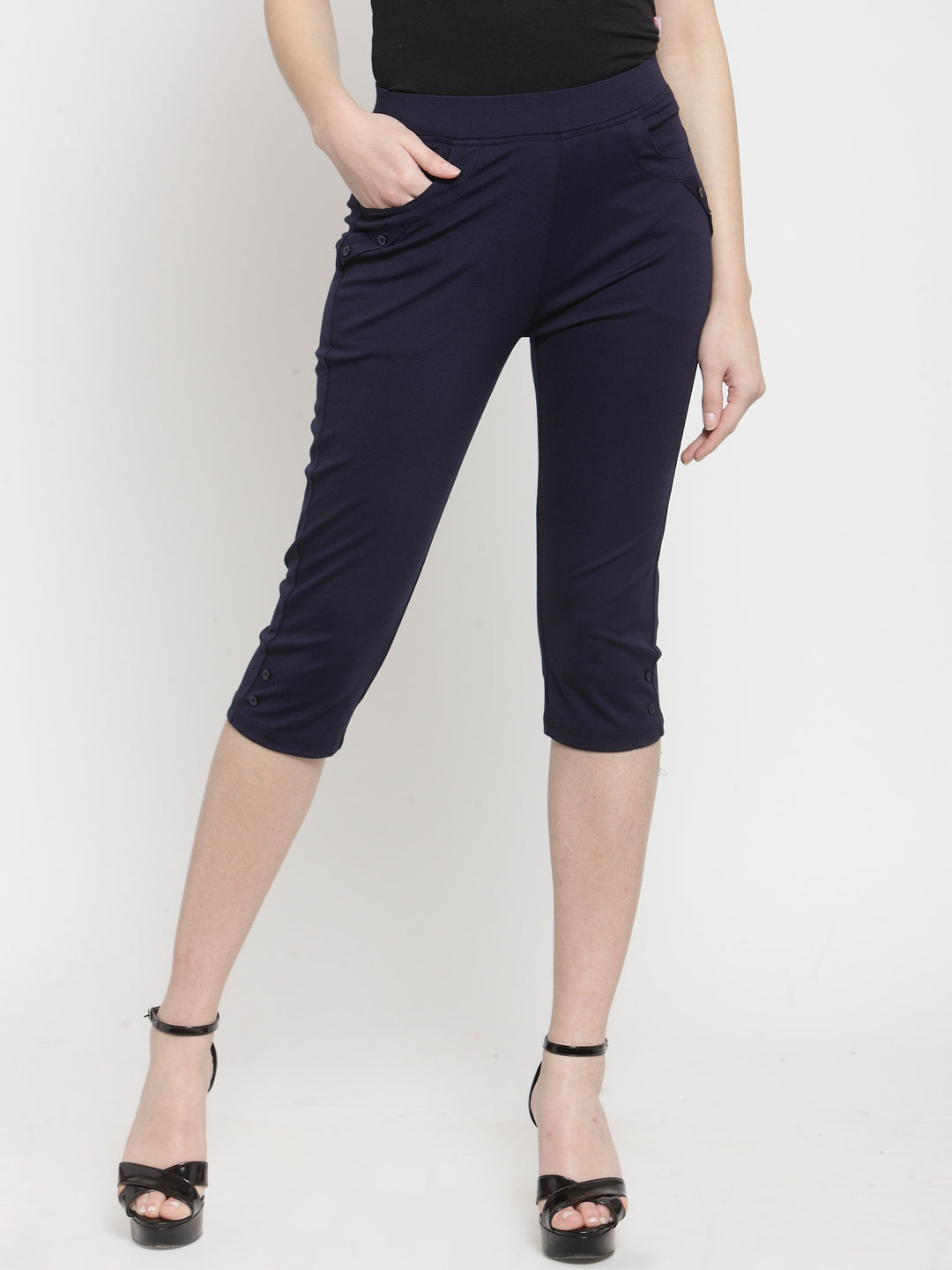 Women Skinny Fitted Navy Blue Solid Capri
