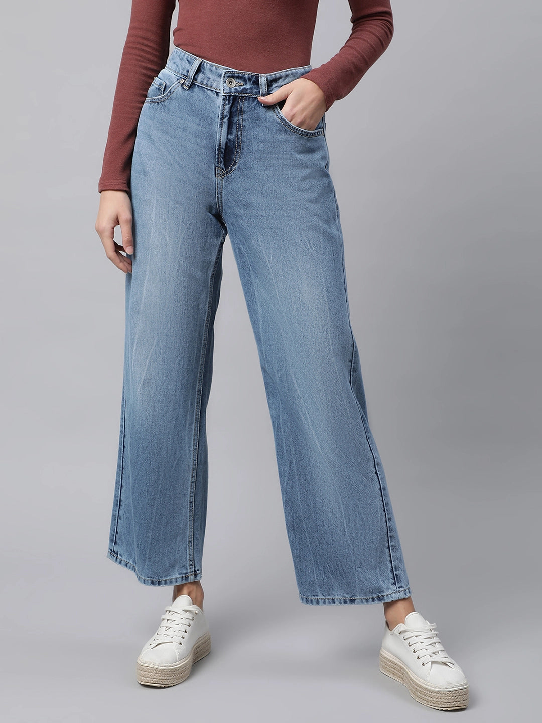 women blue jeans