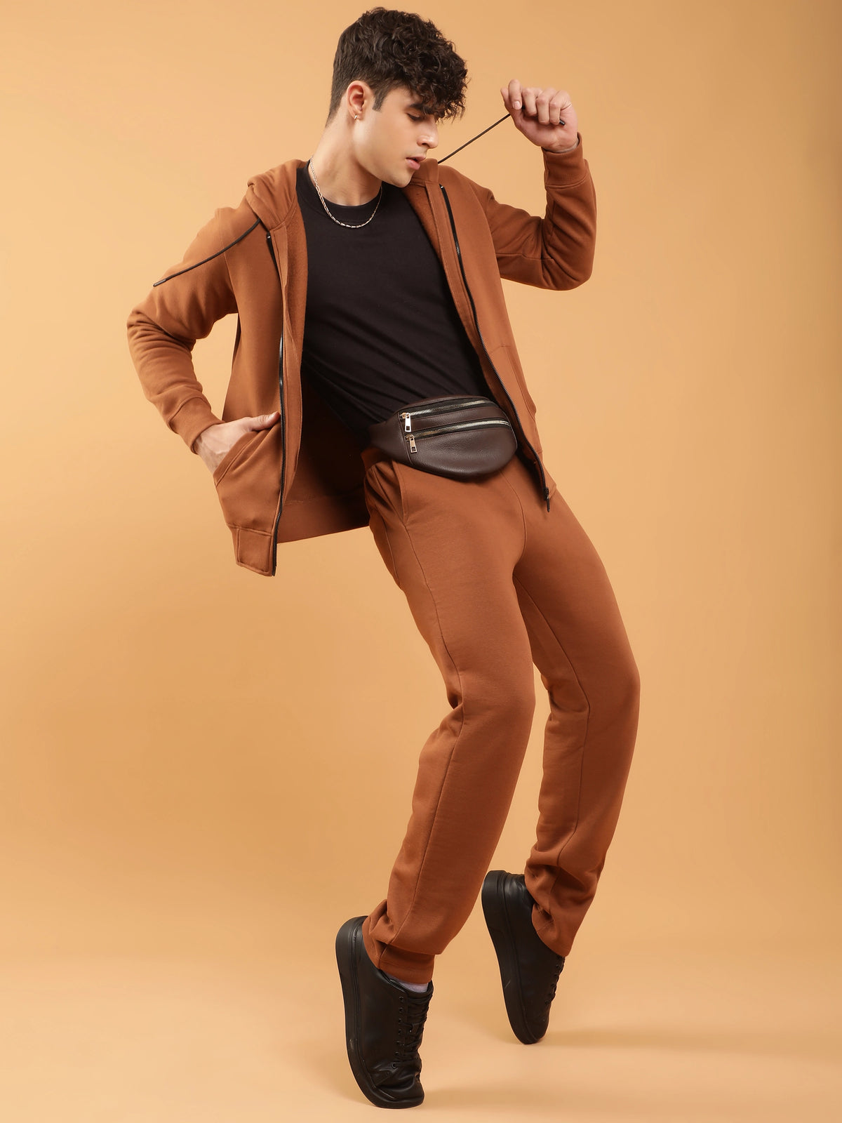 Mens Brown Solid Hooded Regular Fit Fleece Sweatshirt