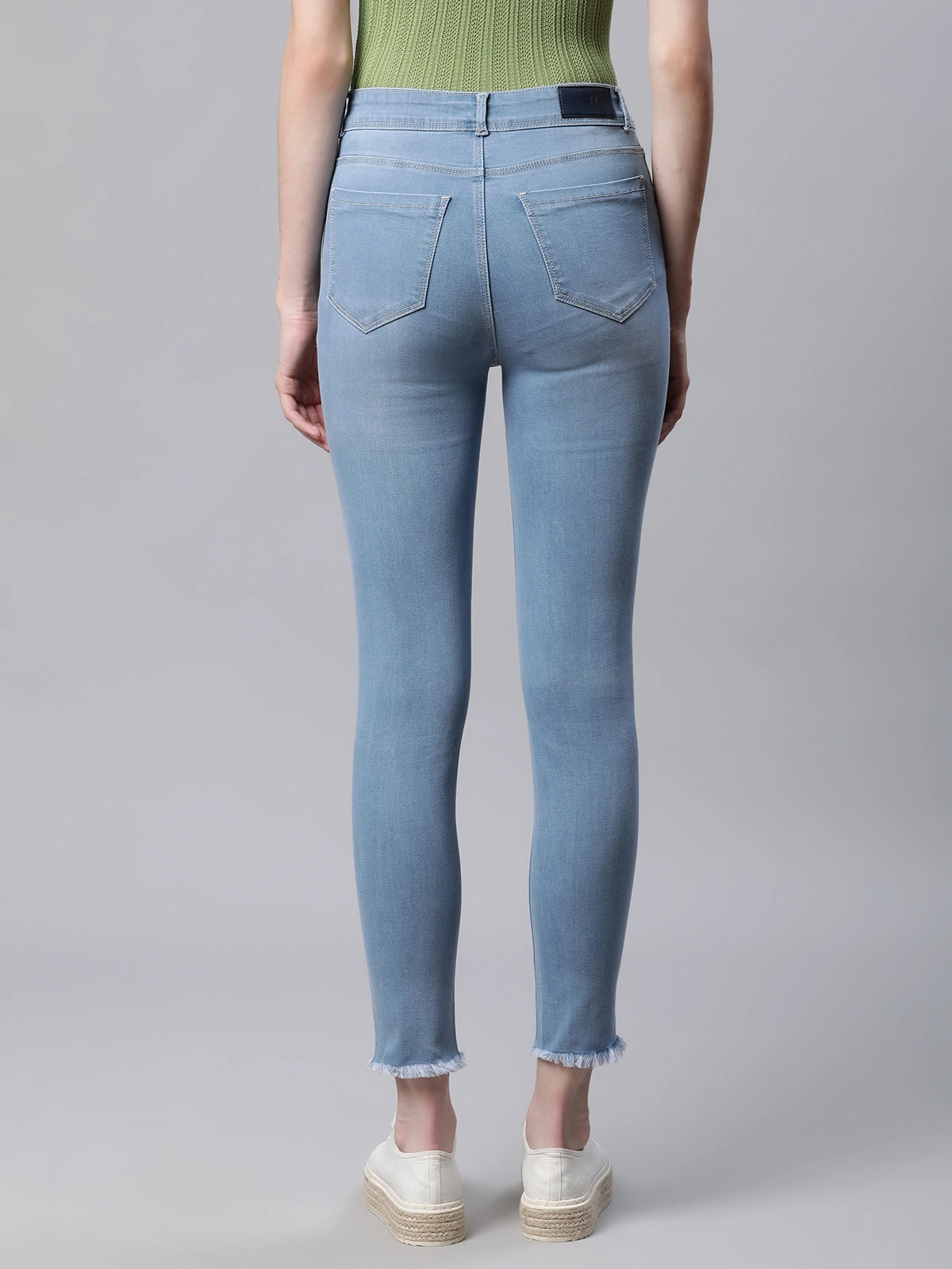 Women Lightly Washed Mid Rise Light Blue Skinny Jeans