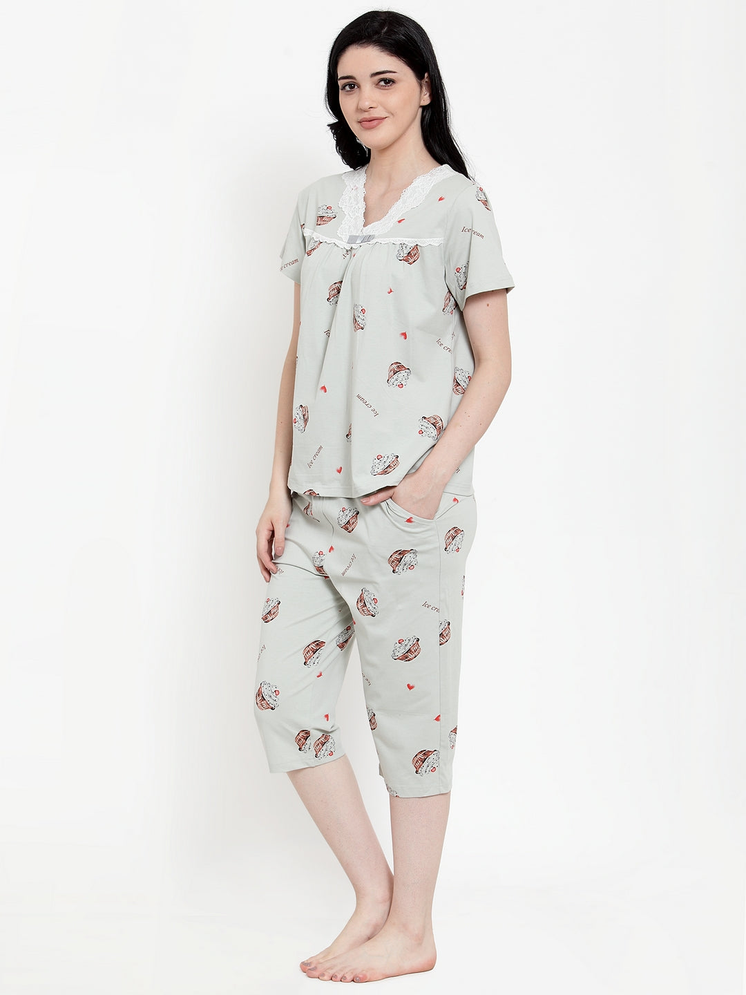 Women Green Cotton Printed Capri Night Suit