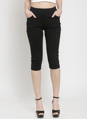 Women Skinny Fitted Black Solid Capri