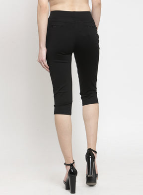 Women Skinny Fitted Black Solid Capri