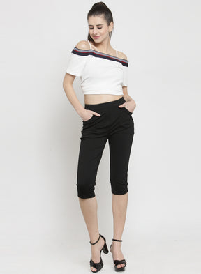 Women Skinny Fitted Black Solid Capri