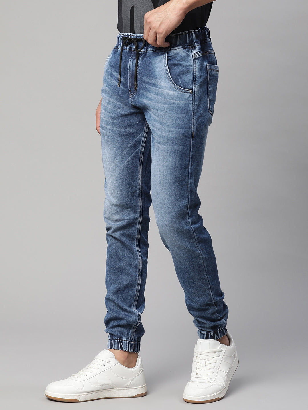 Men Blue Solid Slim Fit Cotton Jogger - Global Republic