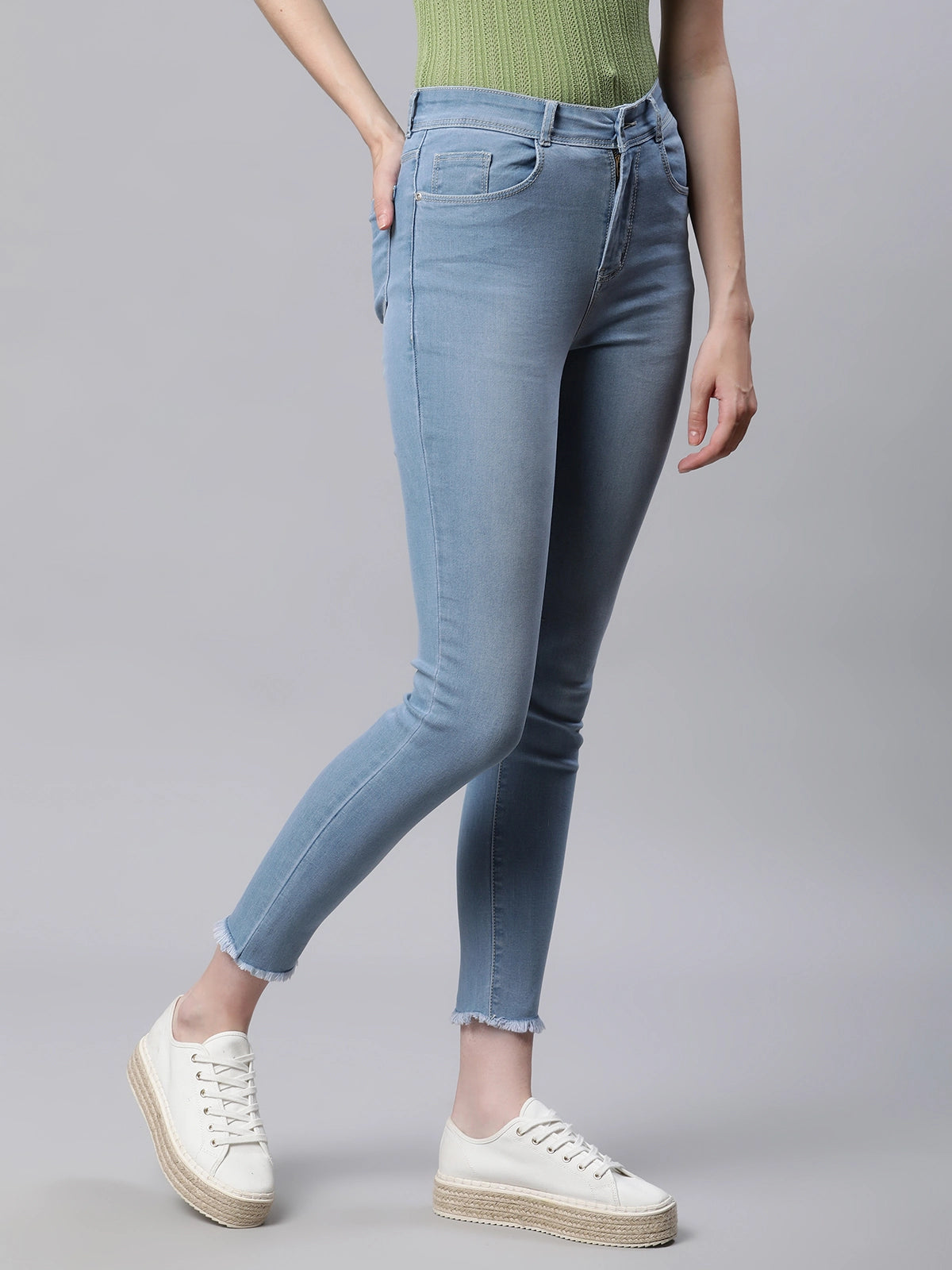 Women Lightly Washed Mid Rise Light Blue Skinny Jeans