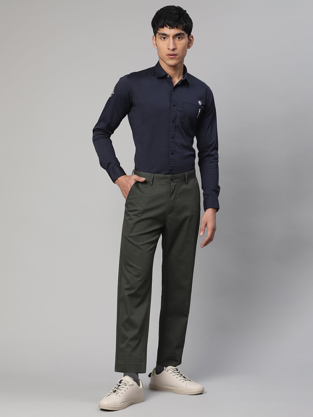 Men Green Solid Cotton Trouser
