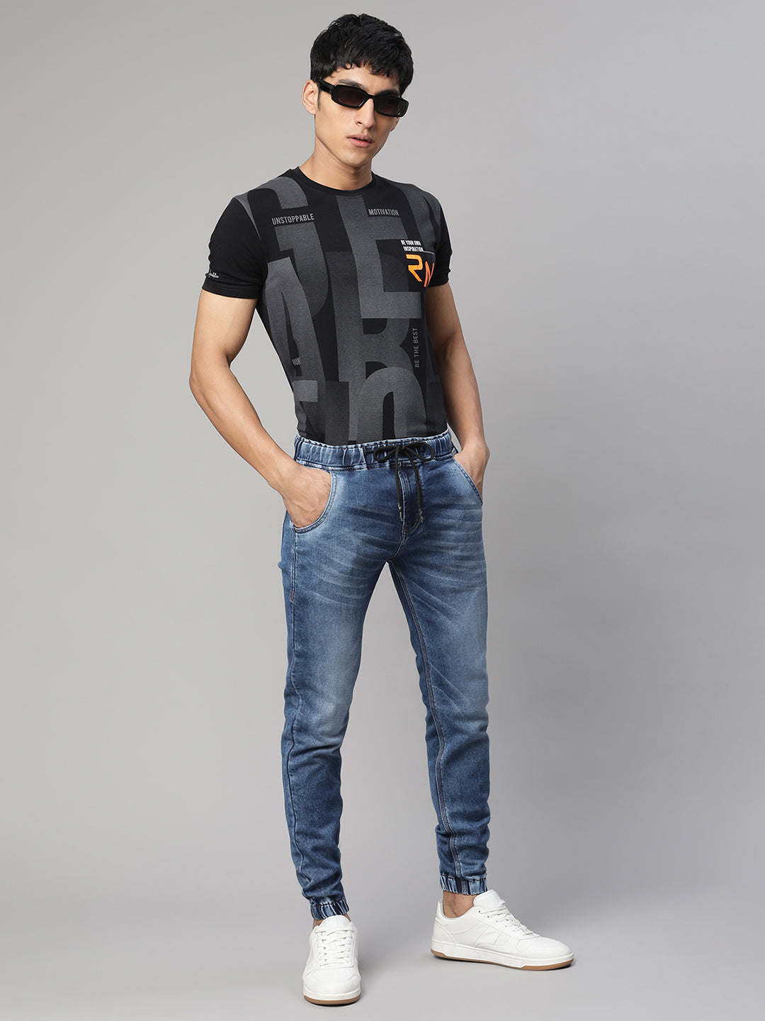 Men Blue Solid Slim Fit Cotton Jogger - Global Republic