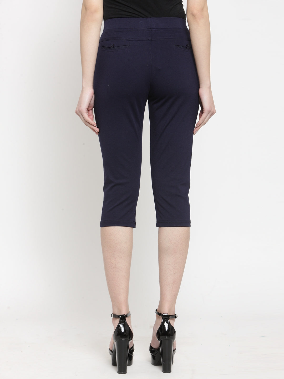 Women Skinny Fitted Navy Blue Solid Capri