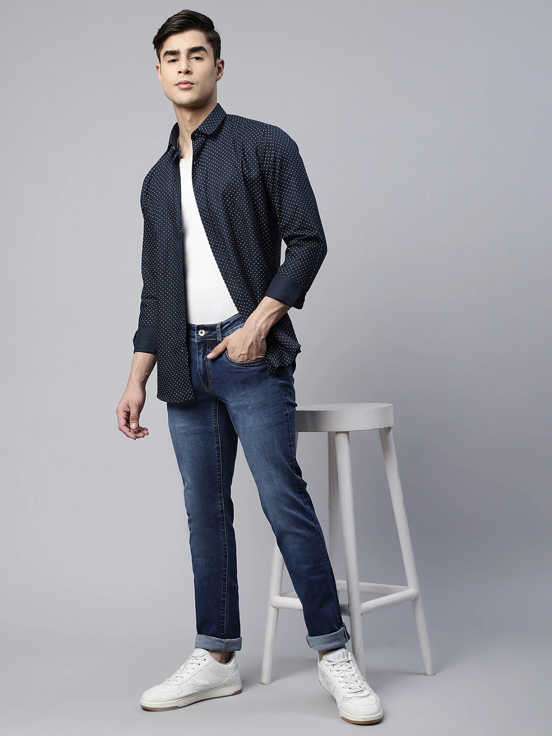 Mens Mid Blue Wiskering Effect Straight Leg Mid Rise Jeans
