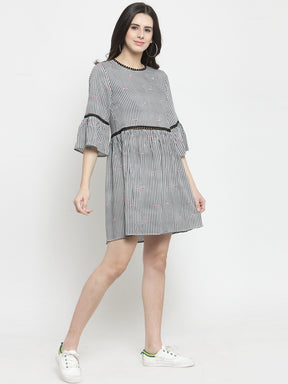 Women Black Checked Round Neck Shift Dress