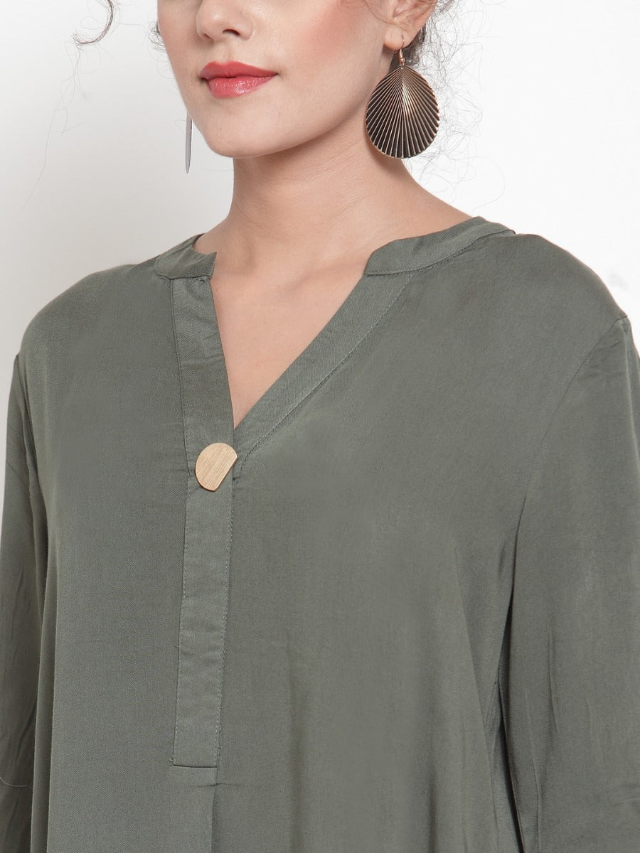 Women Solid Green Mandarin Collar Kurta
