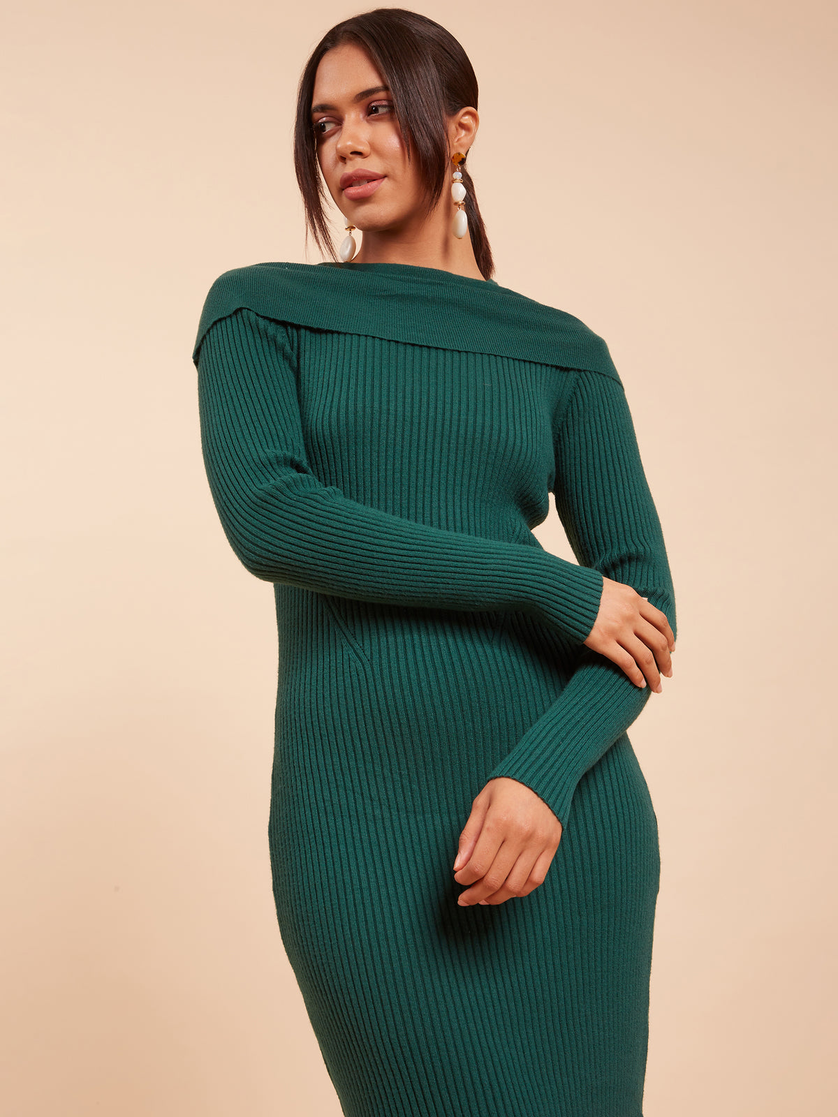 Women Elongated Neck Full Sleeves Green Slim Fit