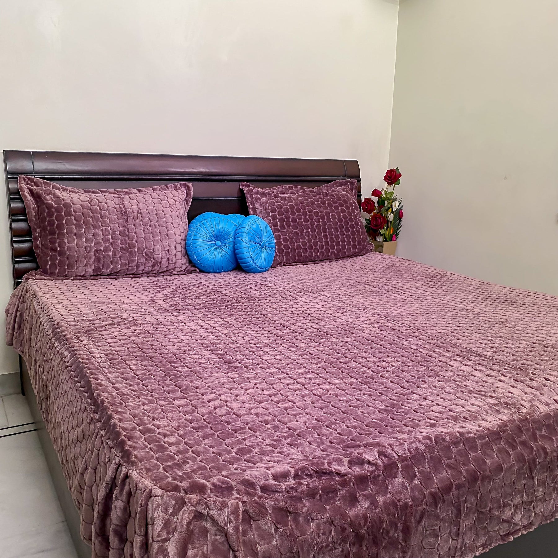 Black Current Woolen Bedsheet