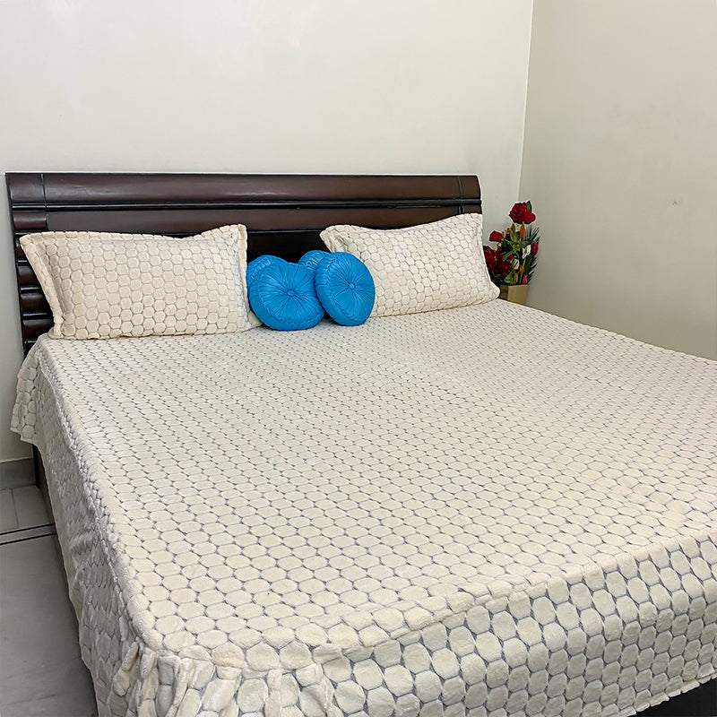 Snow White Woolen Textured Bedsheet