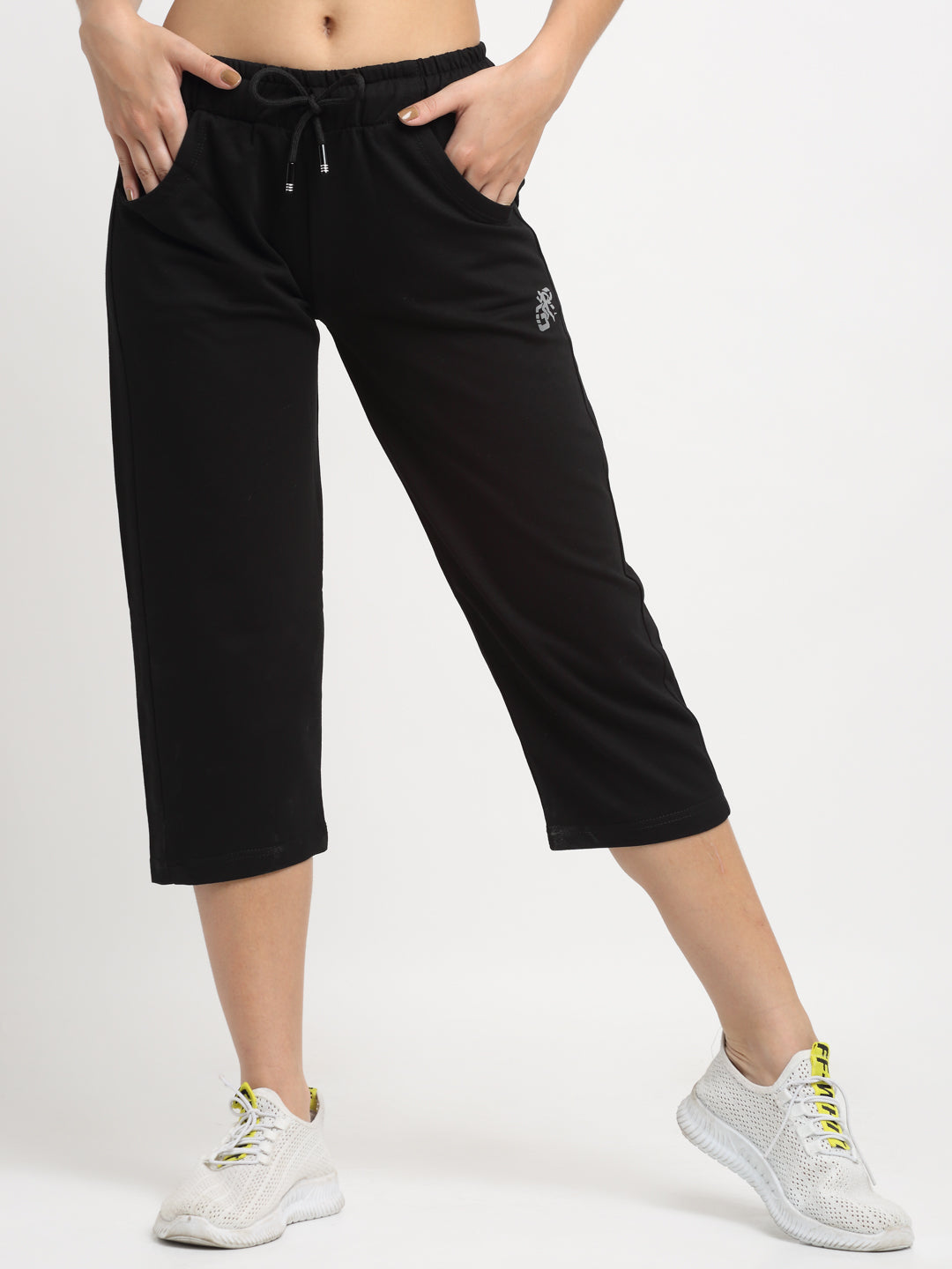 Women Black Solid stretchable Below Knee Capri