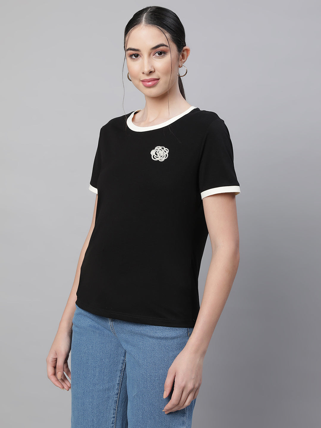 women black round neck solid top